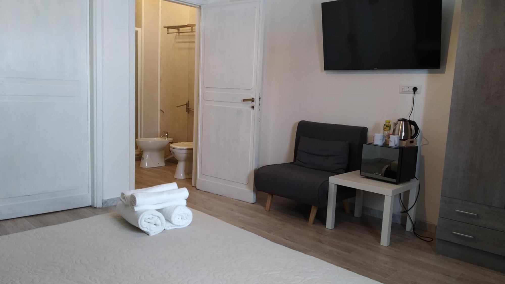 Cconforthotels R&B Gary House Бари Экстерьер фото